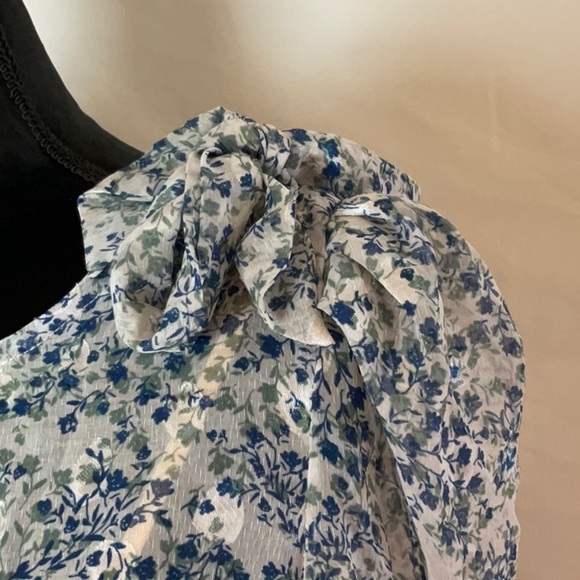 🎉 SALE Trendmates Sheer Floral Top - Picture 7 of 12